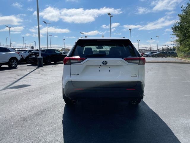 Used 2022 Toyota RAV4 XLE w/ Convenience Package image 4