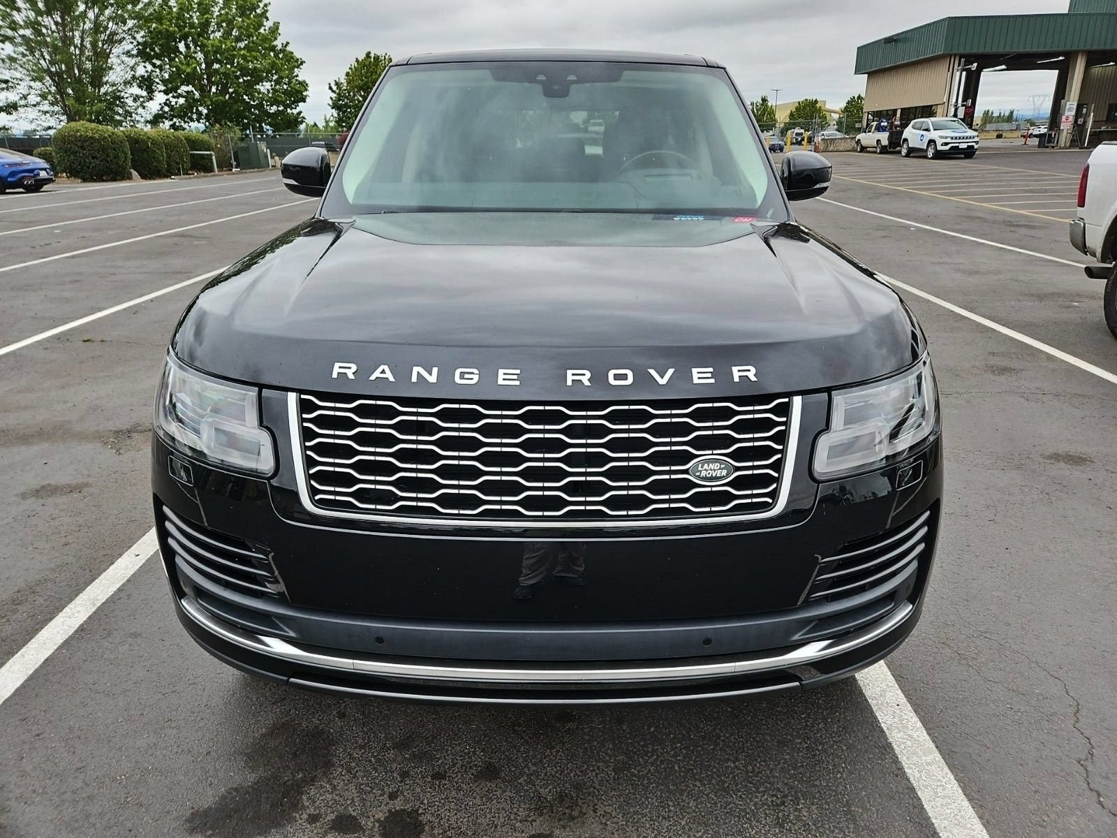 Used 2019 Land Rover Range Rover HSE AWD/4WD image 2