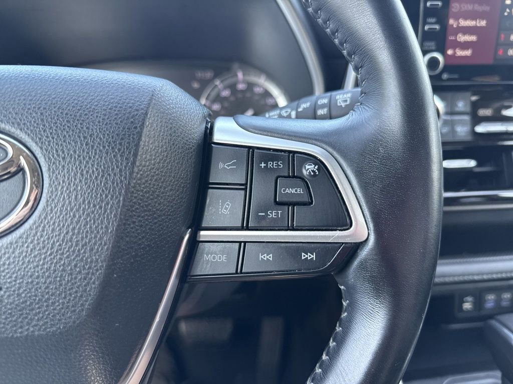 Used 2022 Toyota Highlander XLE image 29