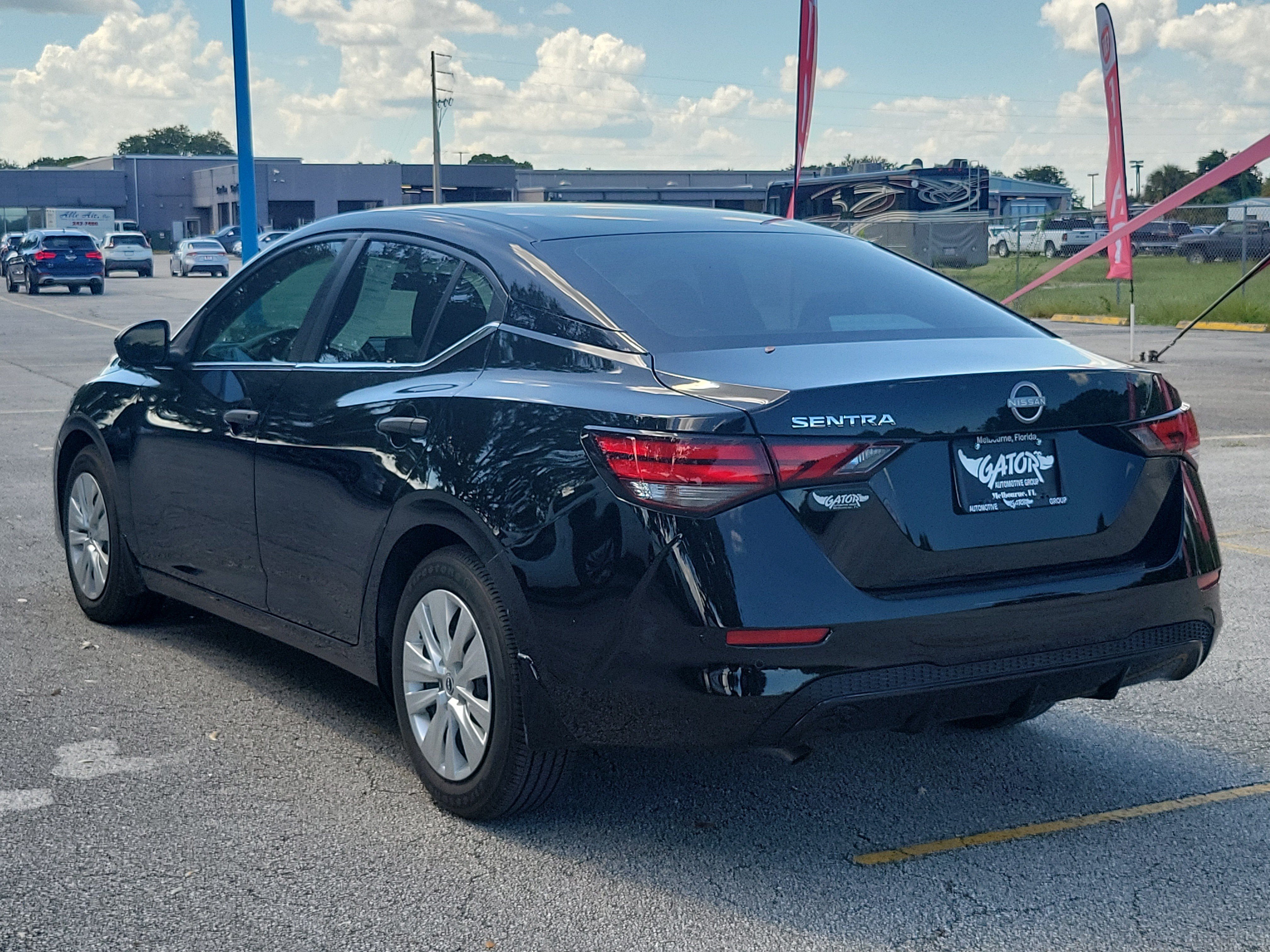 Used 2024 Nissan Sentra S FWD image 3