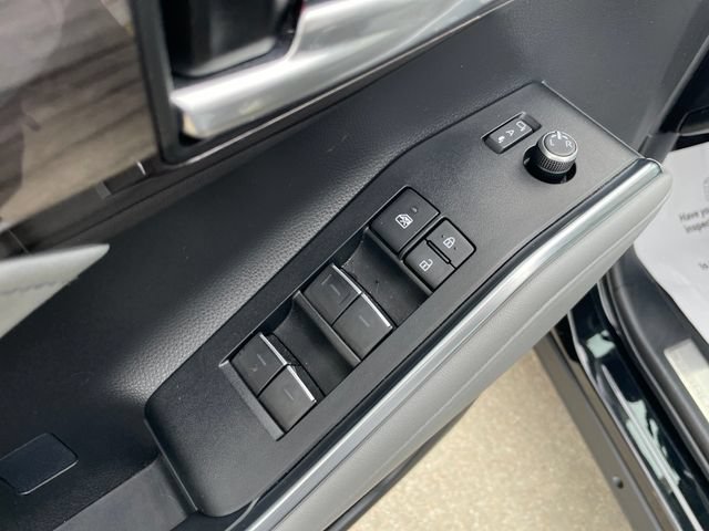 Used 2023 Toyota Highlander Limited AWD/4WD image 21
