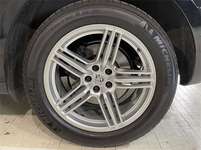 Used 2018 Porsche Macan image 14