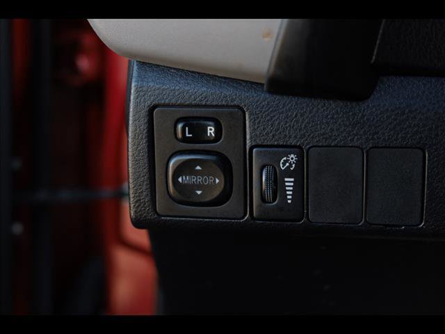 Used 2017 Toyota Corolla LE image 14