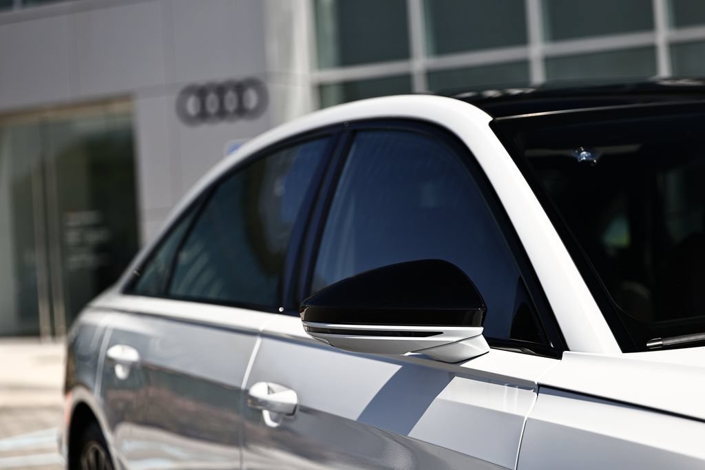 Used 2025 Audi S8 AWD/4WD image 3