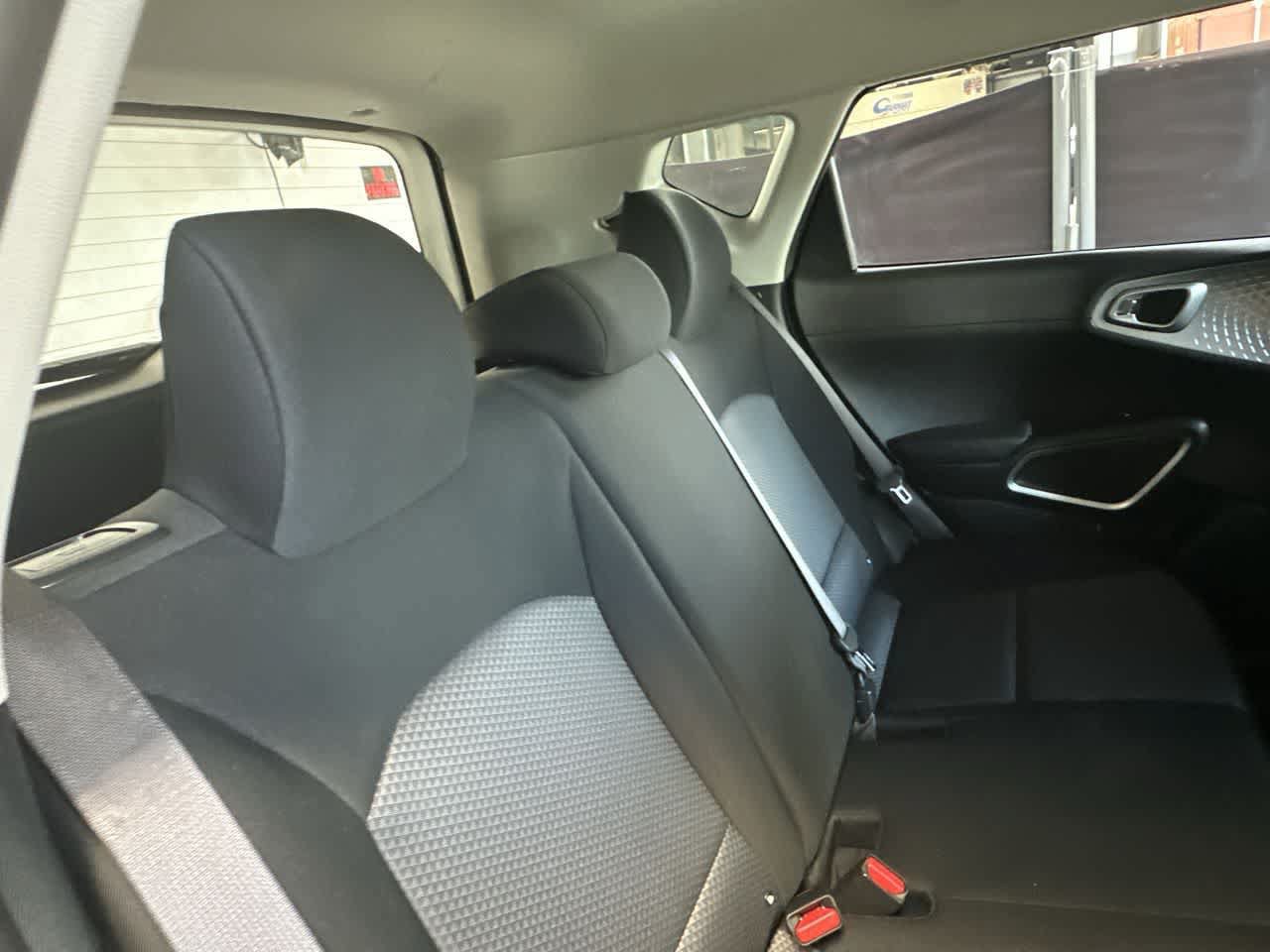 Used 2025 Kia Soul LX w/ LX Technology Package FWD image 26
