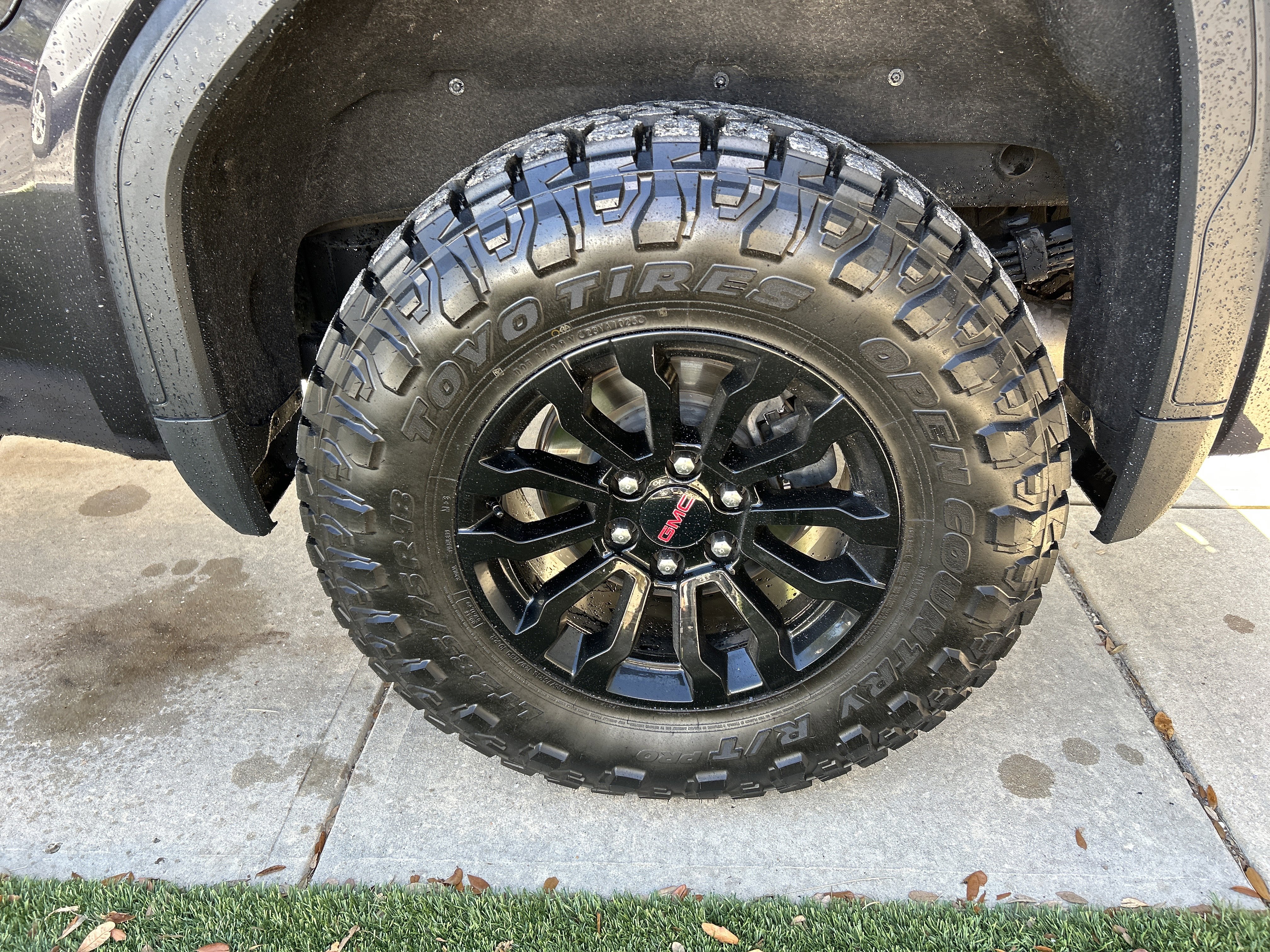 Used 2022 GMC Sierra 1500 AT4X image 8