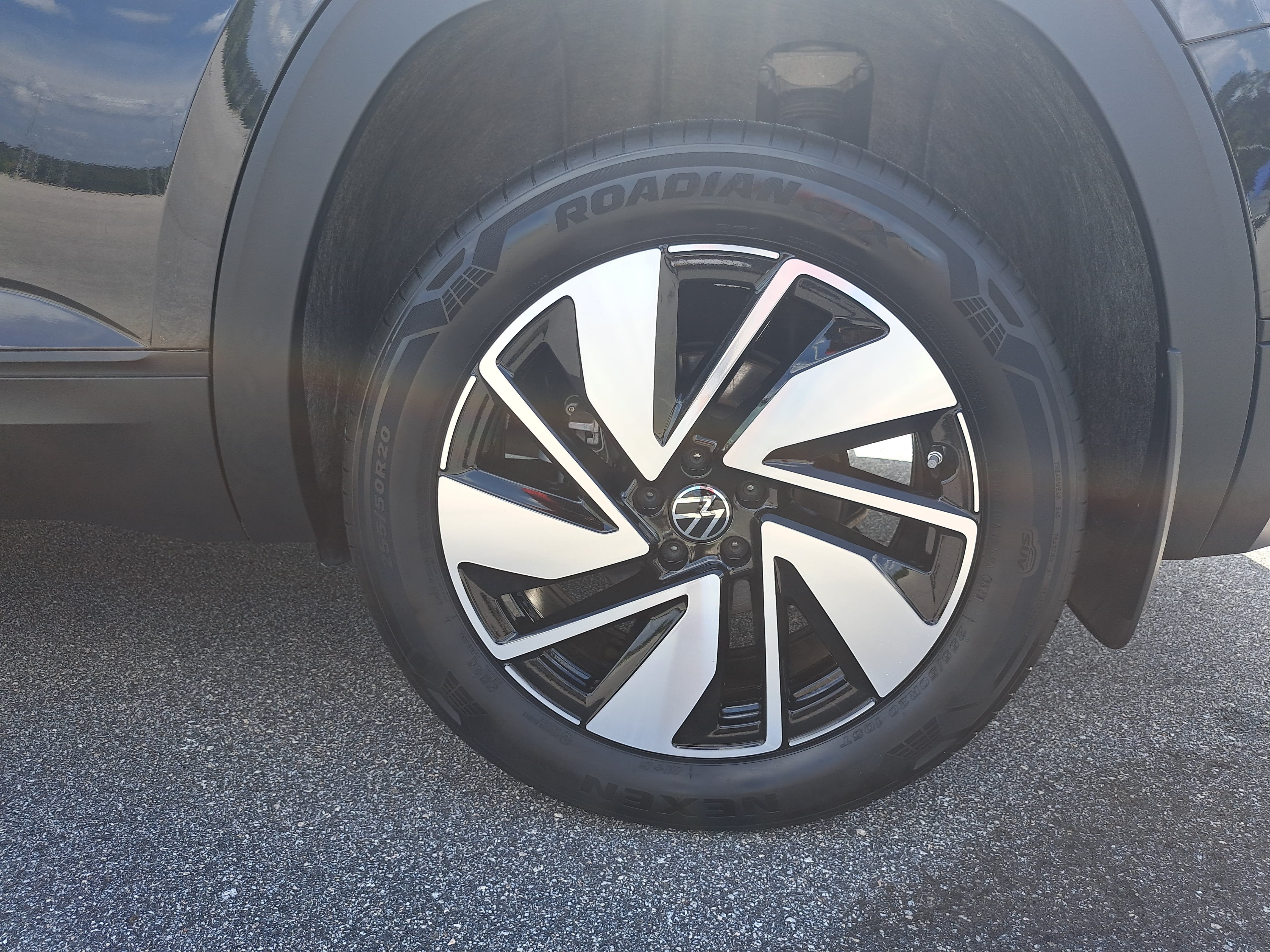 Certified 2024 Volkswagen Atlas SE FWD image 34
