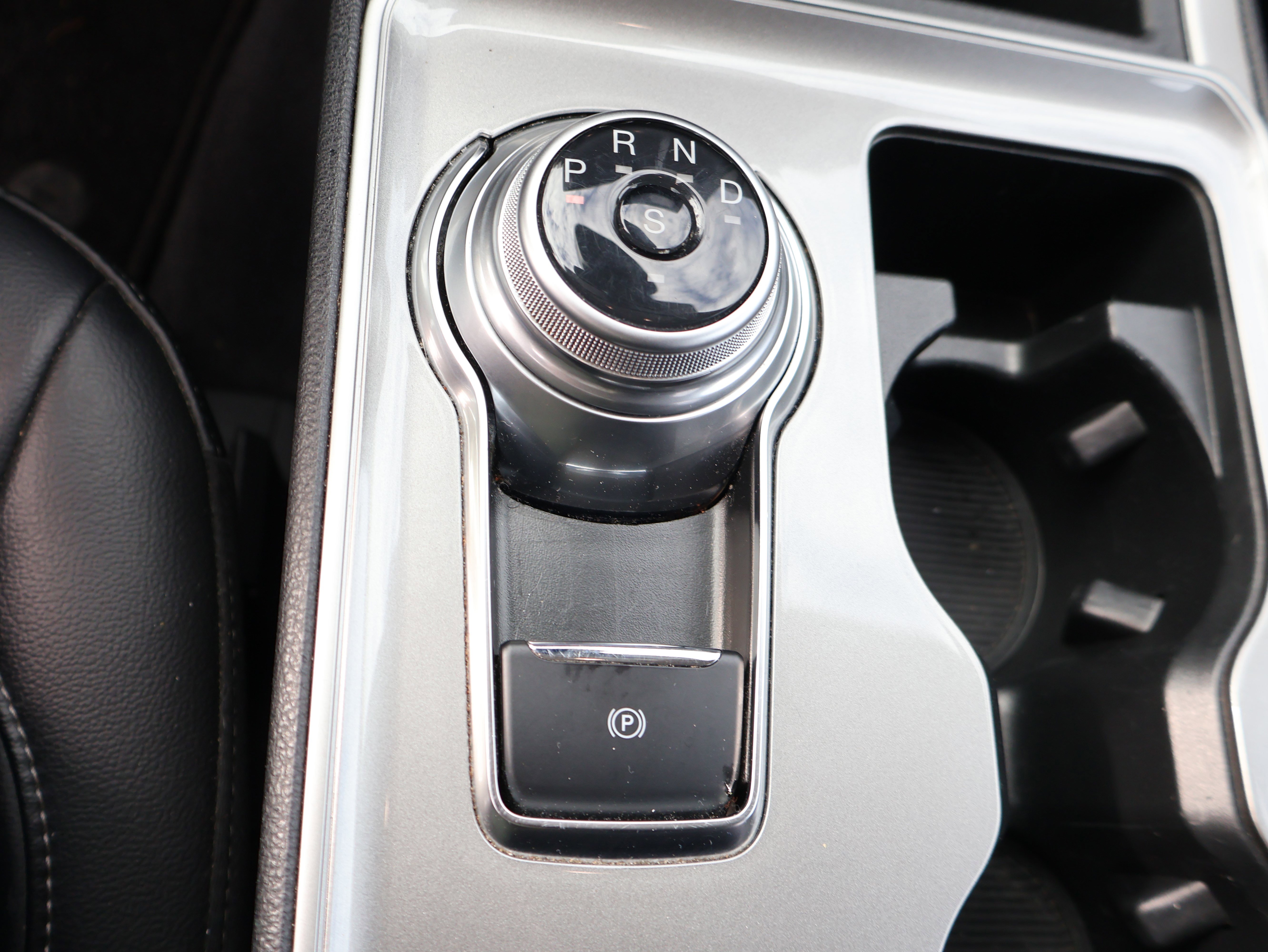 Used 2023 Ford Edge SEL image 30