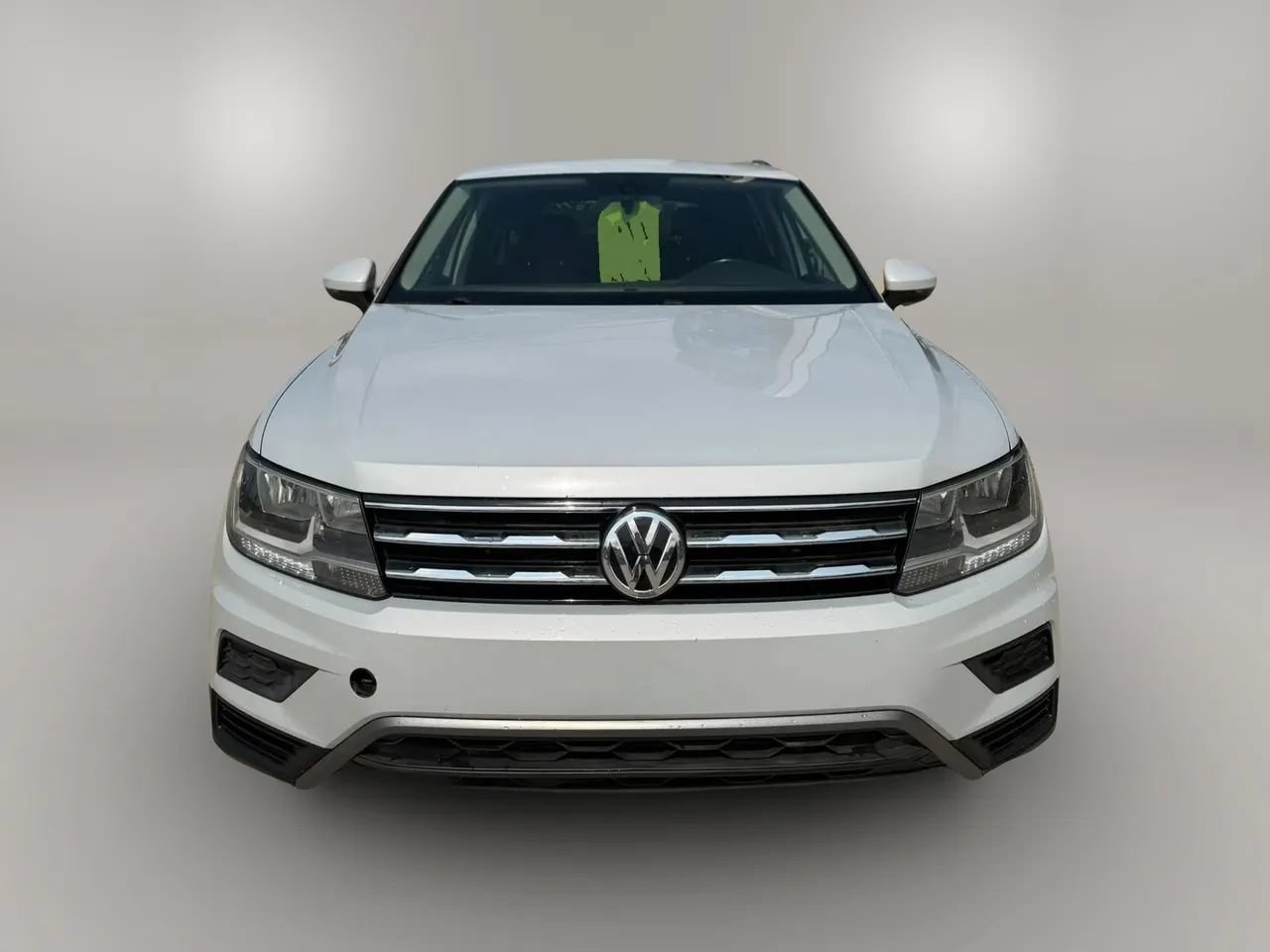 Used 2019 Volkswagen Tiguan SE w/ Panoramic Sunroof Package AWD/4WD image 2