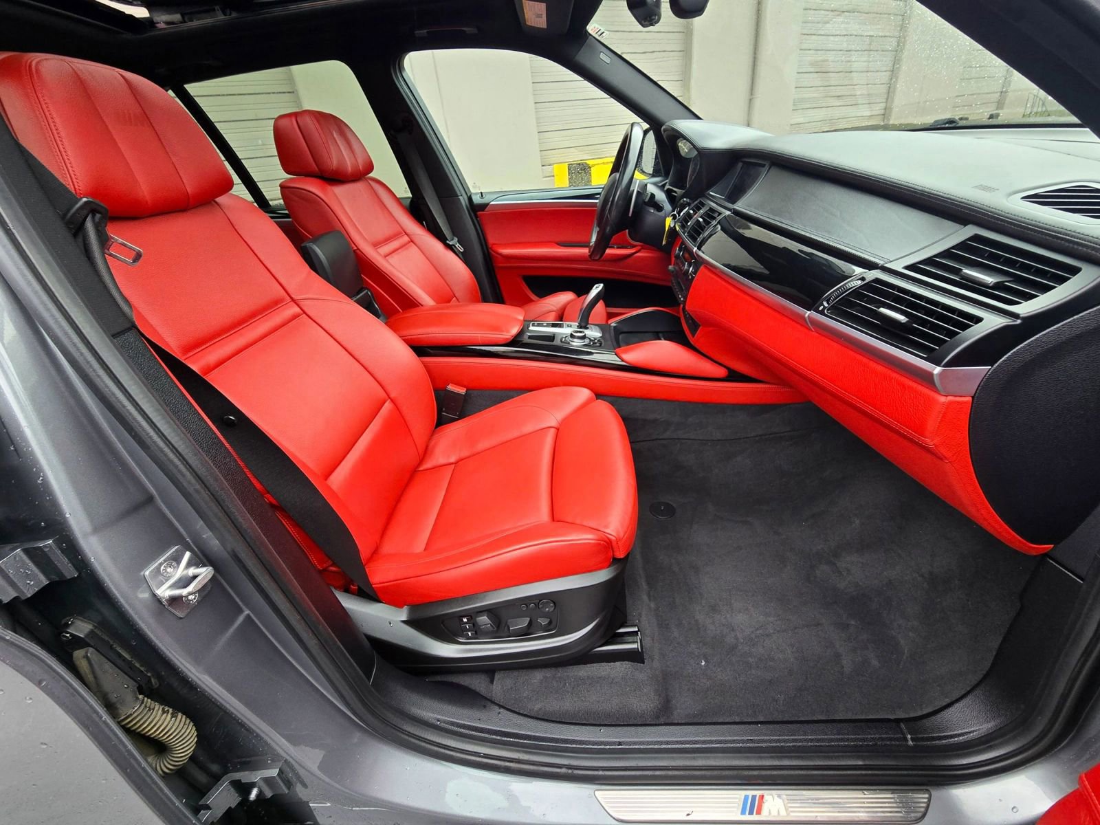Used 2013 BMW X5 M image 21