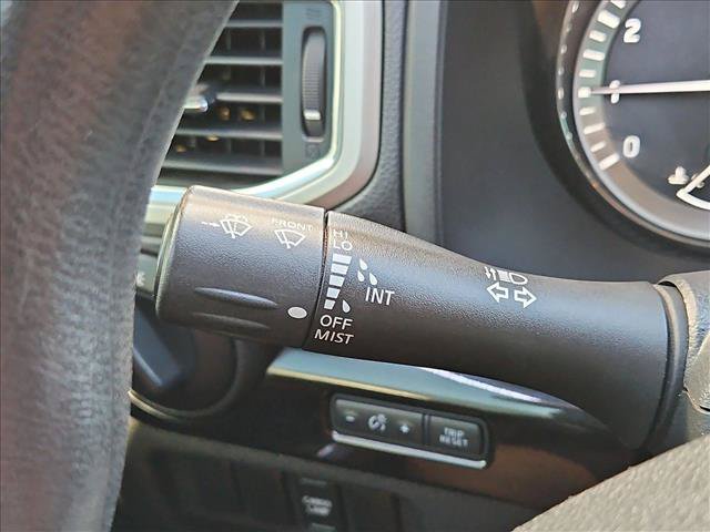 Used 2017 Nissan Titan SV RWD image 16