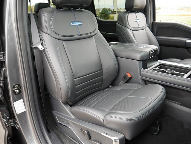 New 2026 Ford F450 Platinum w/ FX4 Off-Road Package image 36