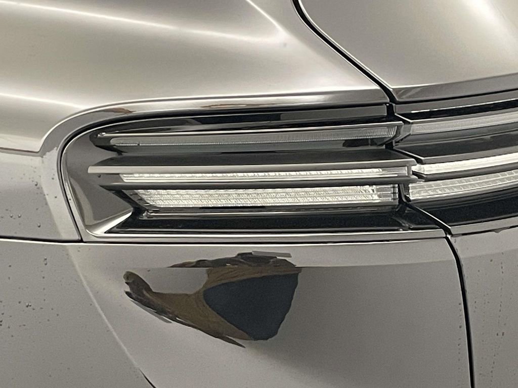 New 2026 Porsche Macan 4 Electric image 16