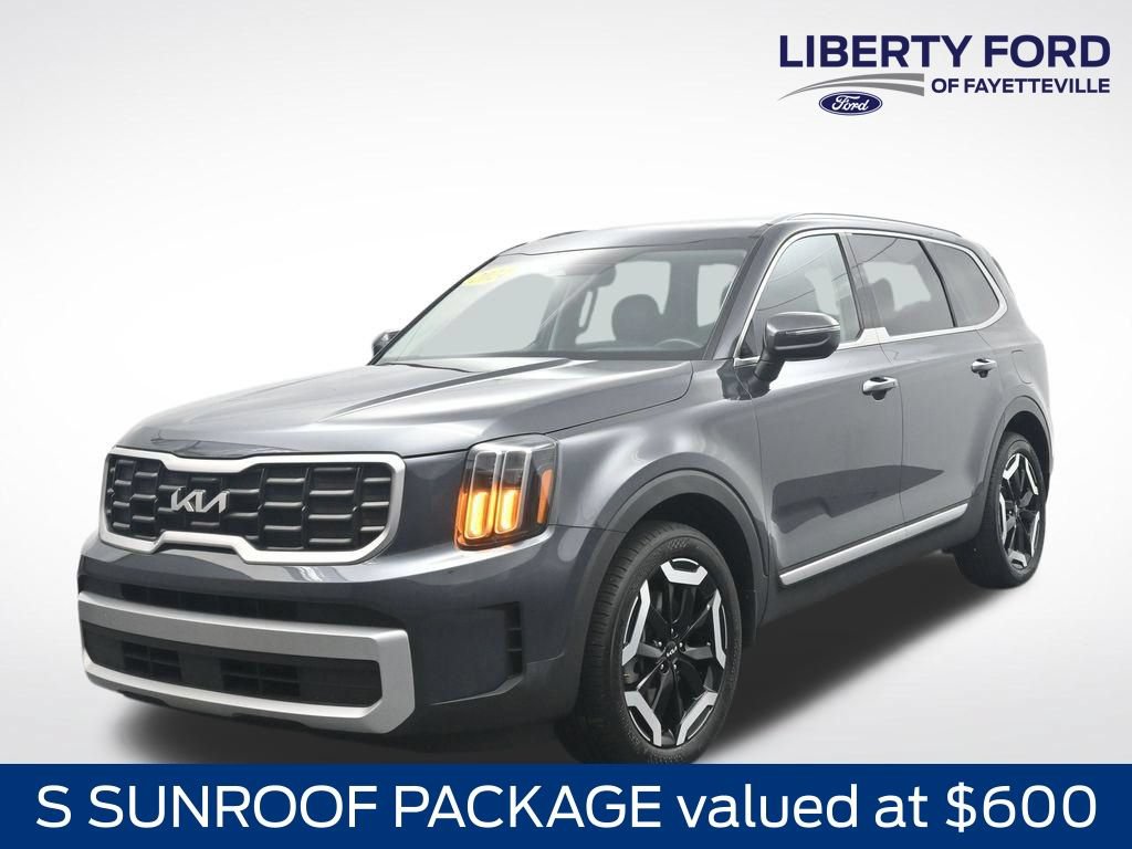 Used 2024 Kia Telluride S w/ S Sunroof Package FWD image 1