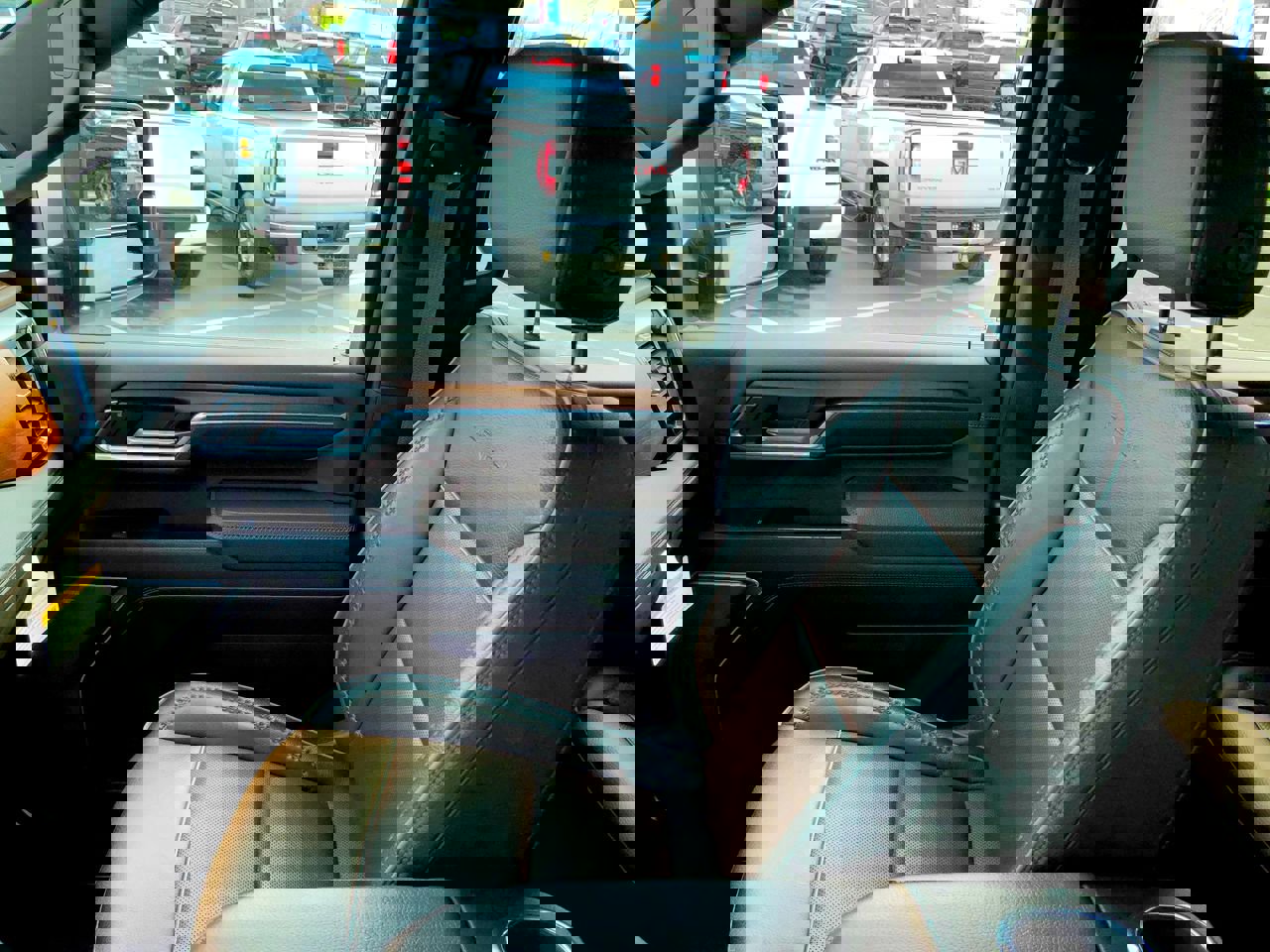 Used 2024 GMC Sierra 2500 Denali w/ Denali Reserve Package image 23