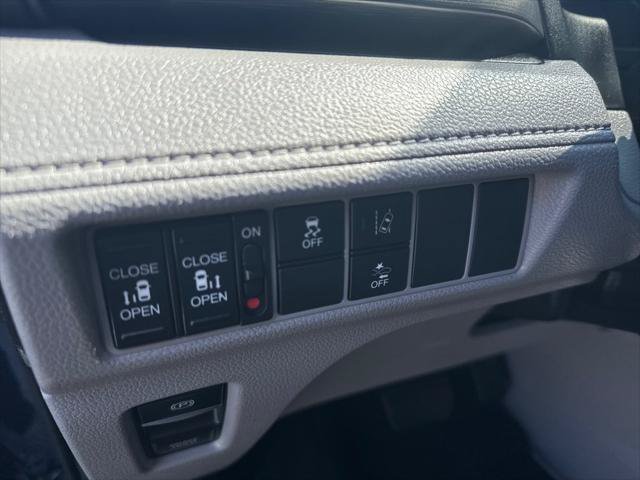 Used 2018 Honda Odyssey EX image 9
