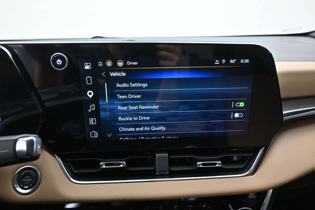 Used 2025 Chevrolet Equinox ACTIV w/ Safety and Technology Package FWD image 14