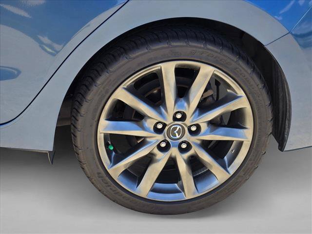 Used 2018 MAZDA MAZDA3 Touring FWD image 11