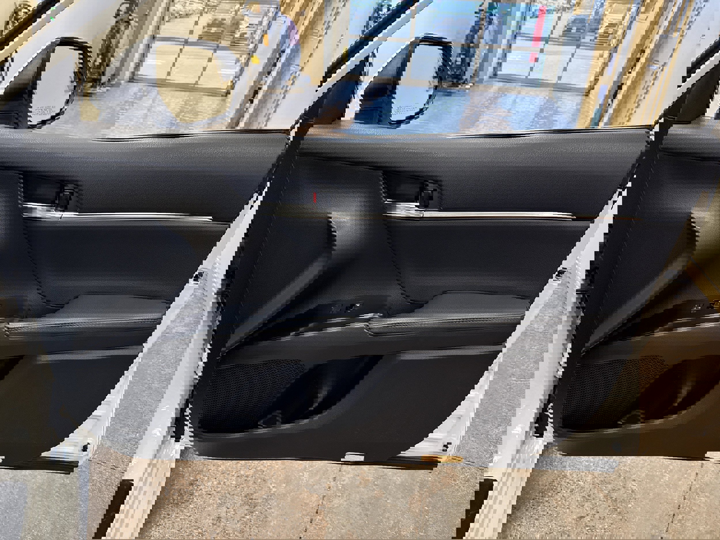 Used 2020 Toyota Camry XLE image 15