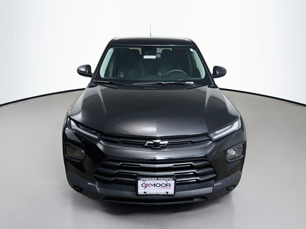Used 2023 Chevrolet TrailBlazer LS w/ LPO, Blackout Package FWD image 2