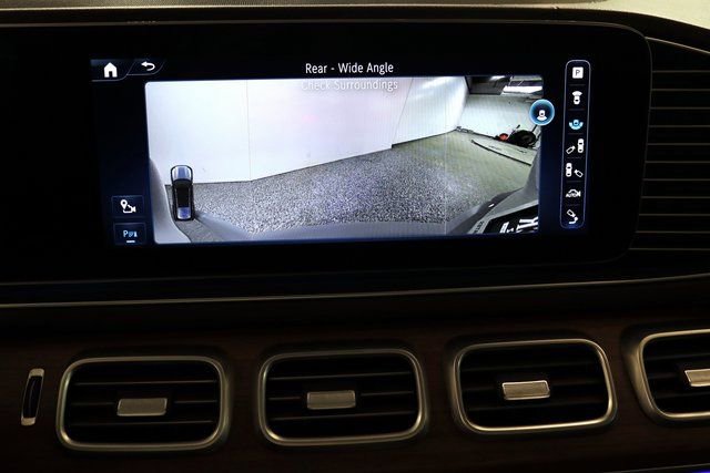 Used 2024 Mercedes-Benz GLS 580 4MATIC image 11