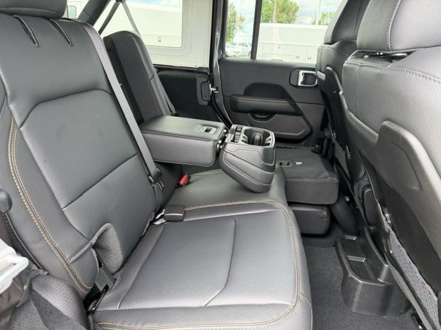 Used 2026 Jeep Wrangler Unlimited Sahara AWD/4WD image 34