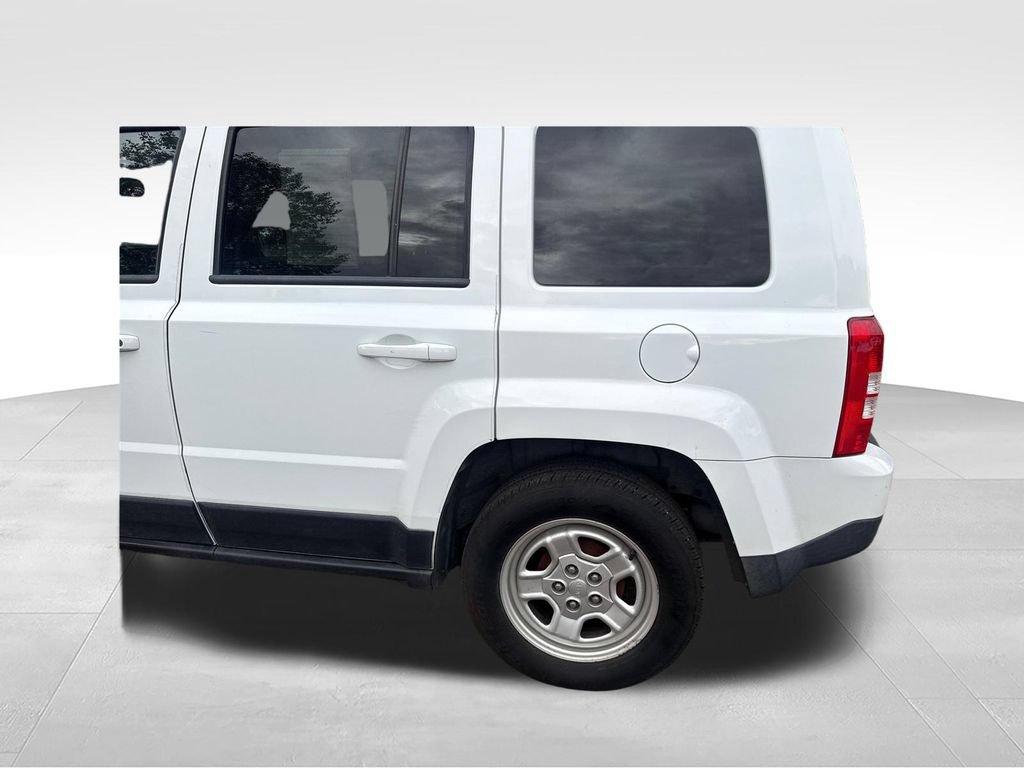 Used 2015 Jeep Patriot Sport w/ Power Value Group FWD image 34