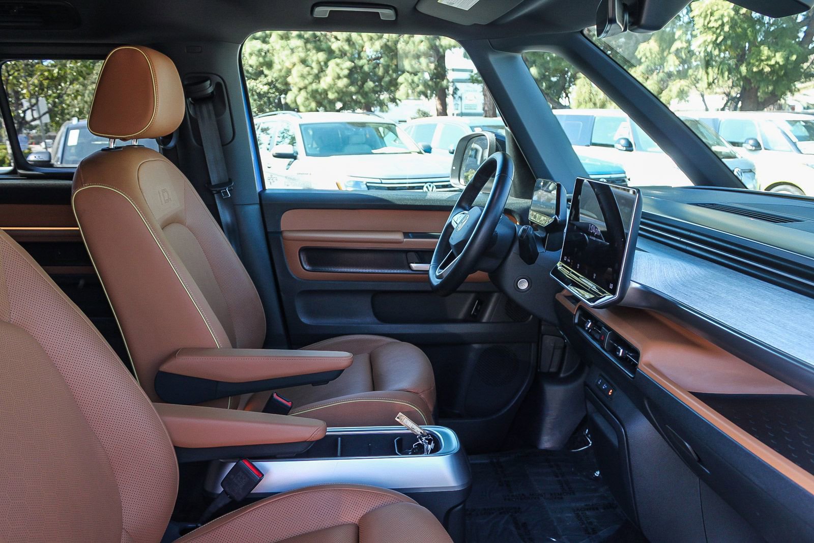 Used 2025 Volkswagen ID. Buzz Pro S Plus image 17