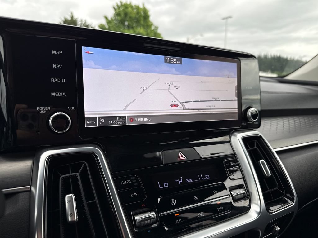 Certified 2022 Kia Sorento SX AWD/4WD image 29
