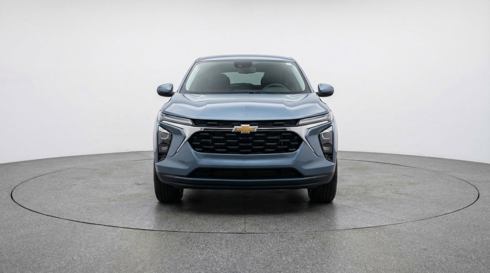 Used 2025 Chevrolet Trax LT image 2