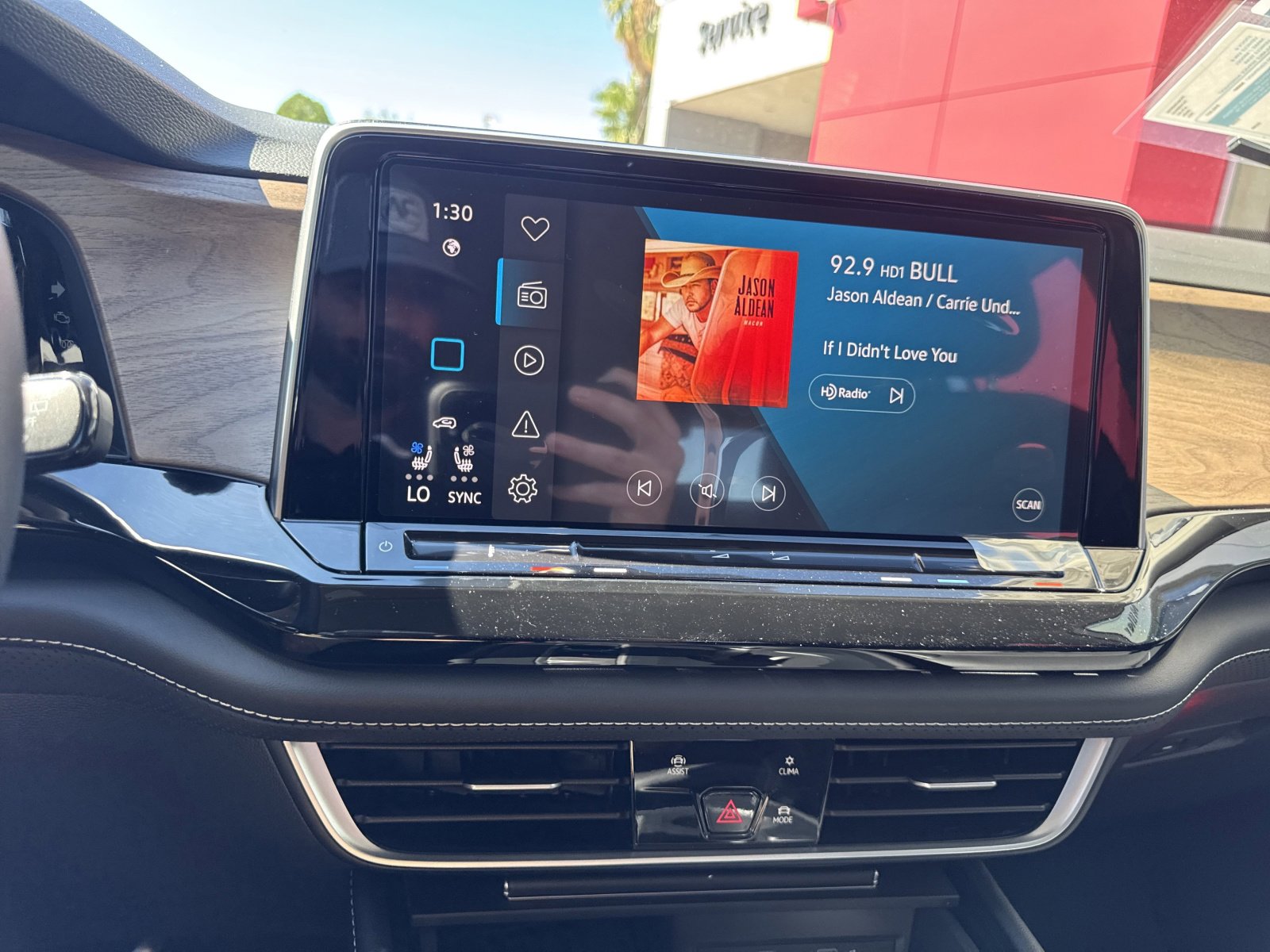 New 2026 Volkswagen Atlas SE image 25