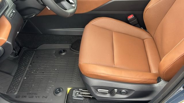 New 2025 Toyota Crown Signia w/ Advanced Technology Package image 29