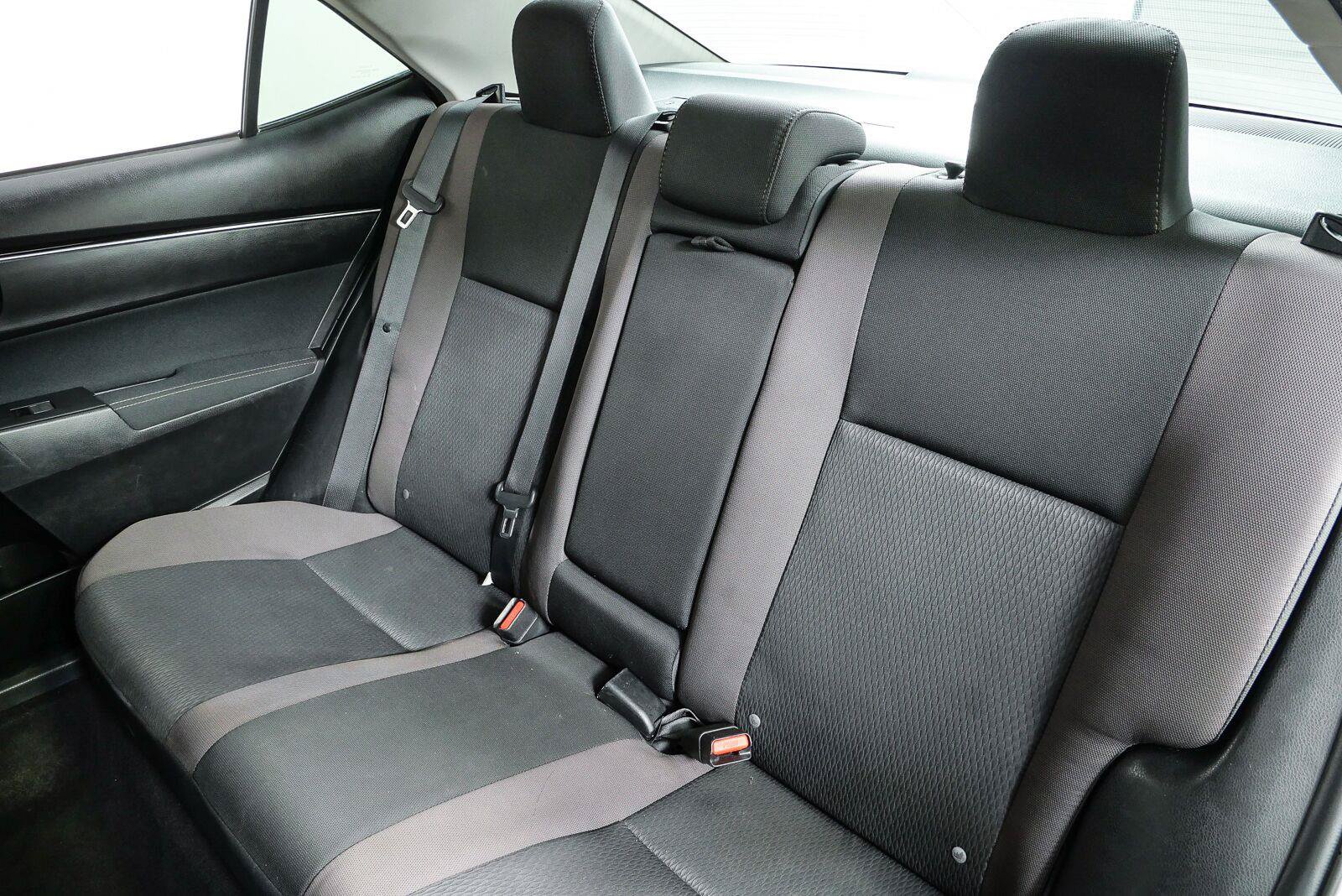 Used 2017 Toyota Corolla LE FWD image 16