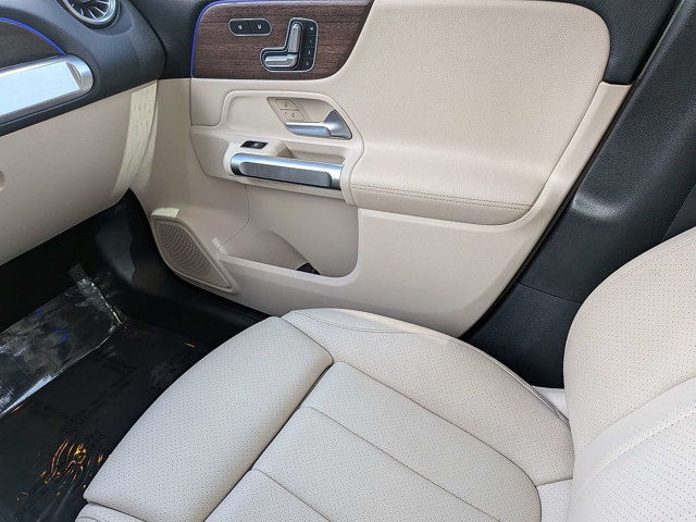 Used 2021 Mercedes-Benz GLB 250 4MATIC image 20