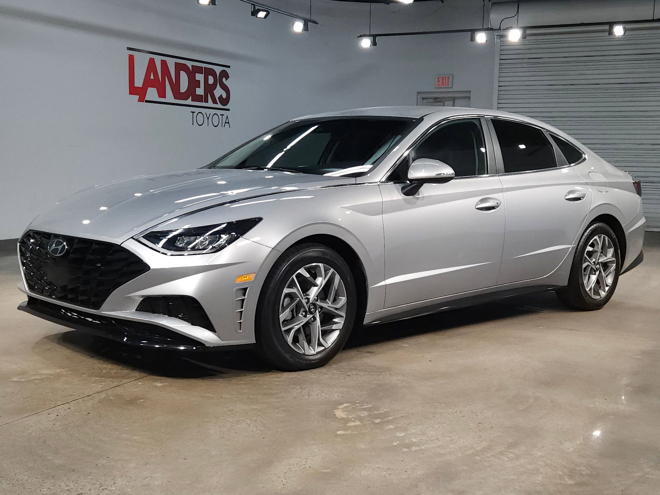 Used 2023 Hyundai Sonata SEL w/ Cargo Package image 3