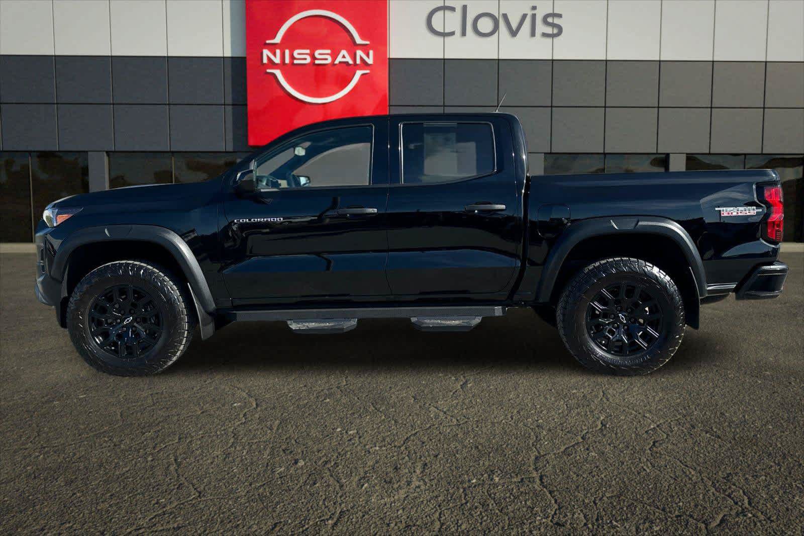 Used 2024 Chevrolet Colorado Trail Boss w/ Advanced Trailering Package AWD/4WD image 5