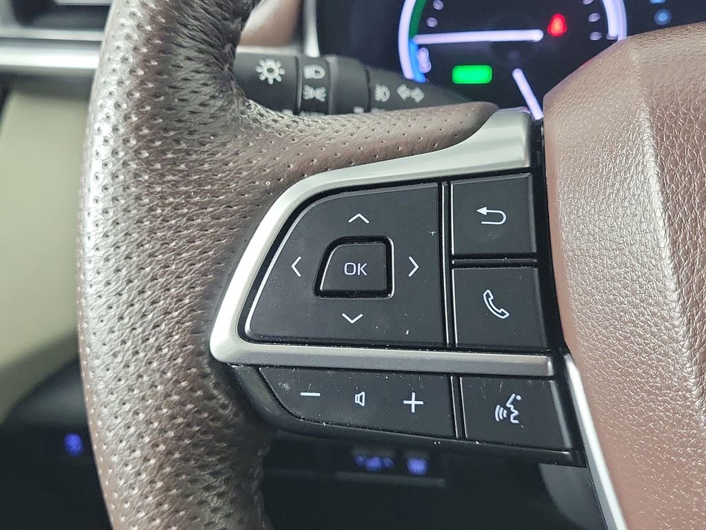 Certified 2023 Toyota Sienna Platinum AWD/4WD image 10