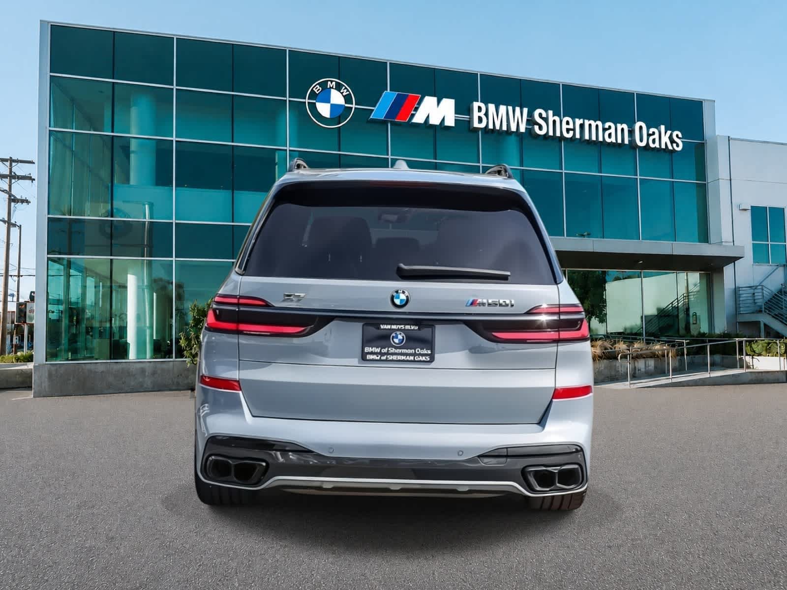 Used 2025 BMW X7 M60i AWD/4WD image 5