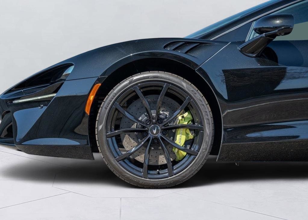 New 2025 McLaren Artura image 25