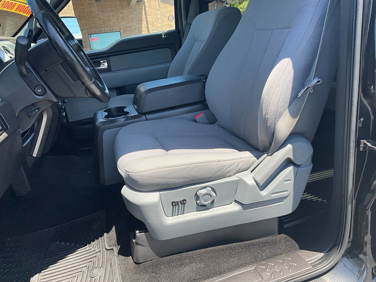 Used 2014 Ford F150 XLT w/ Equipment Group 302A Luxury AWD/4WD image 9