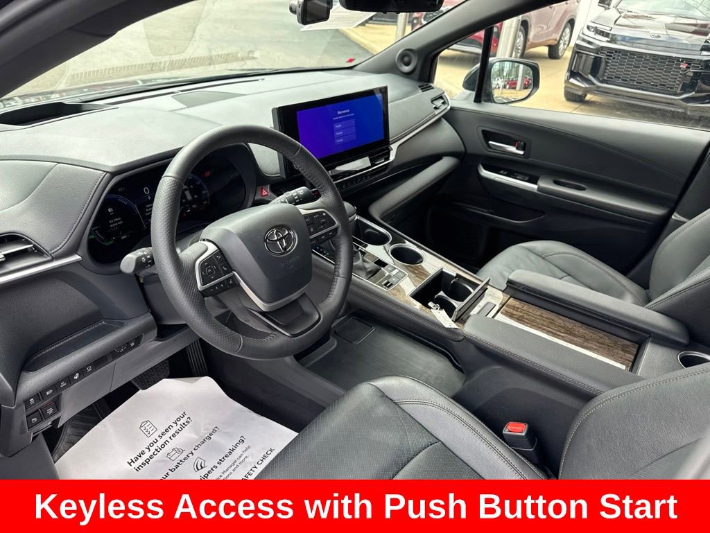 Used 2025 Toyota Sienna Platinum AWD/4WD image 13