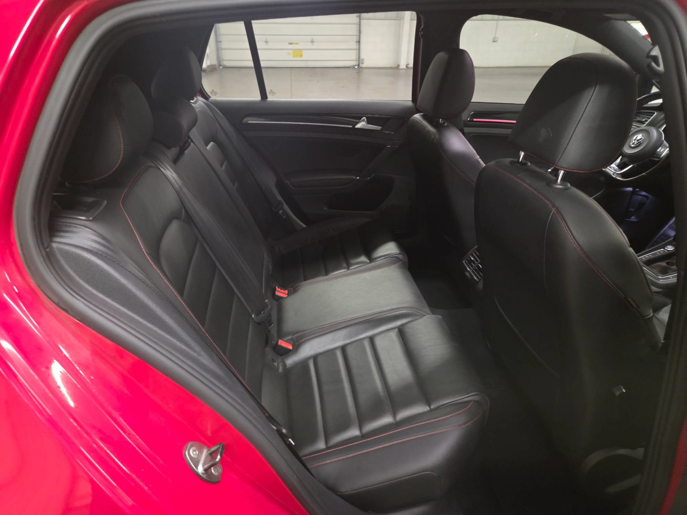Used 2016 Volkswagen GTI Autobahn w/ Lighting Package (SEL) FWD image 32