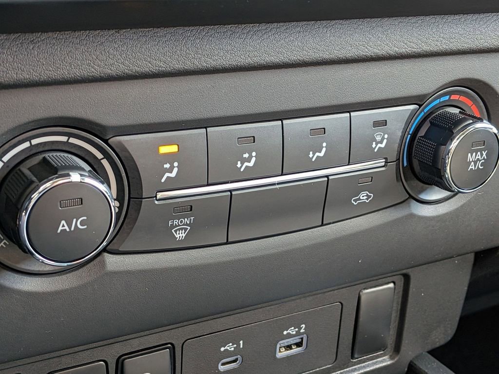 Used 2025 Nissan Frontier SV image 17
