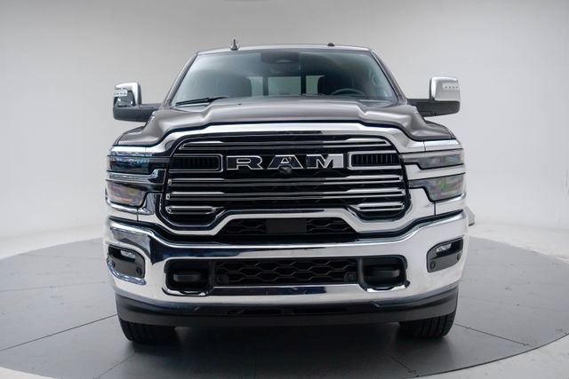 Used 2025 RAM 2500 Laramie AWD/4WD image 4