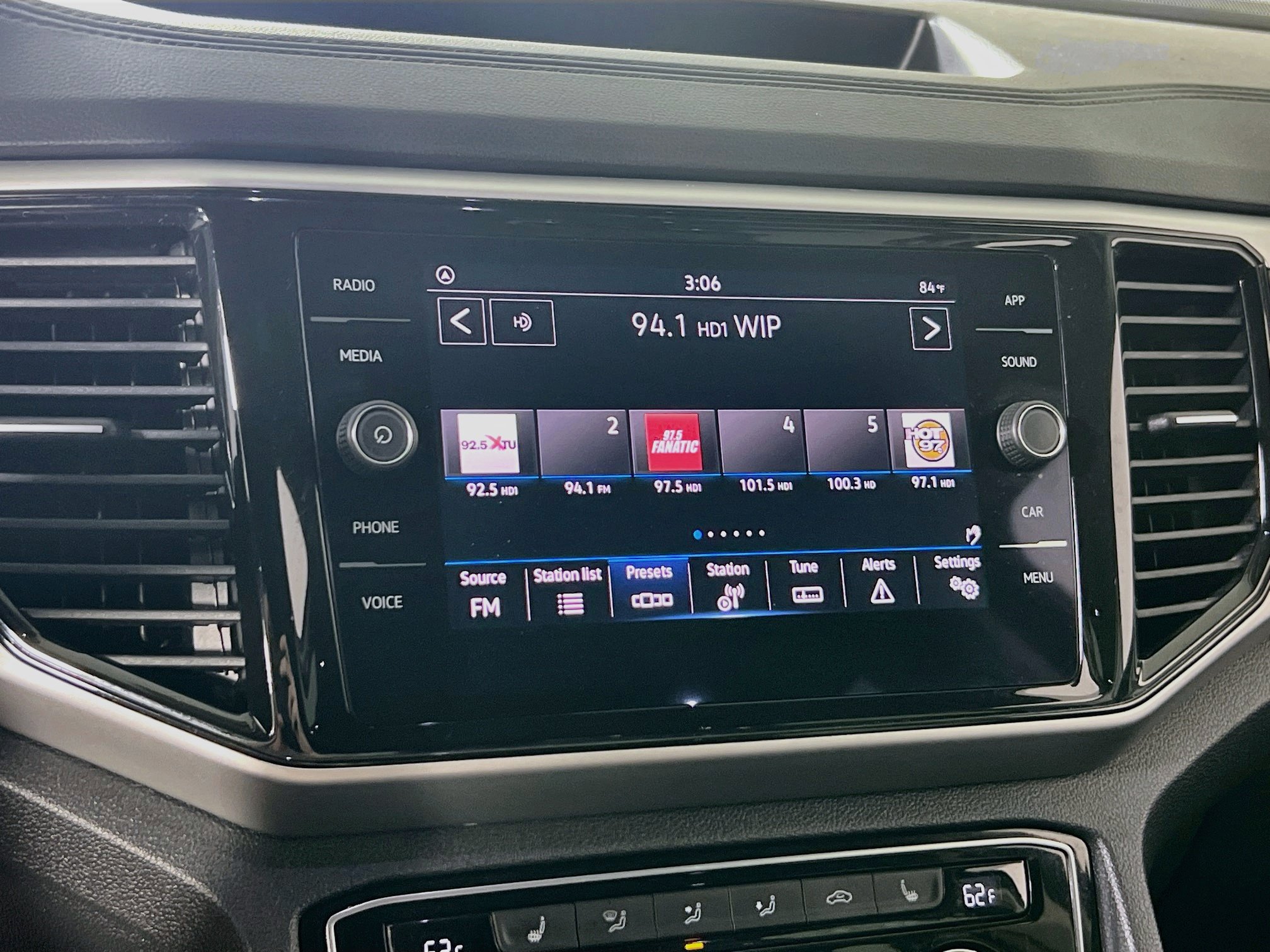 Used 2023 Volkswagen Atlas SE AWD/4WD image 14