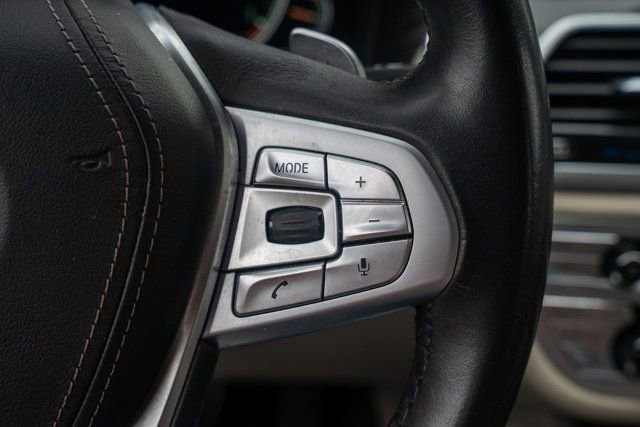 Used 2019 BMW 740i w/ Executive Package RWD image 36