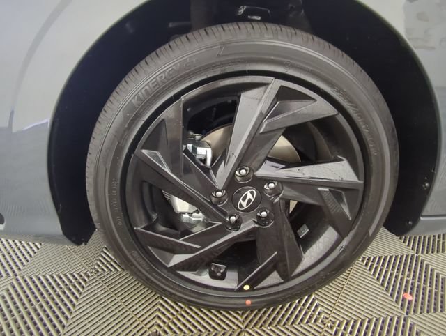 New 2026 Hyundai Elantra SEL Sport Premium FWD image 16