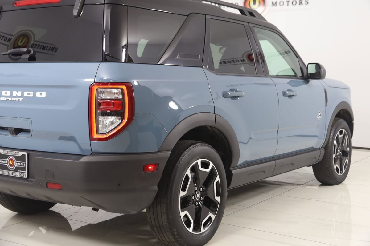 Used 2023 Ford Bronco Sport Outer Banks w/ Tech Package AWD/4WD image 44