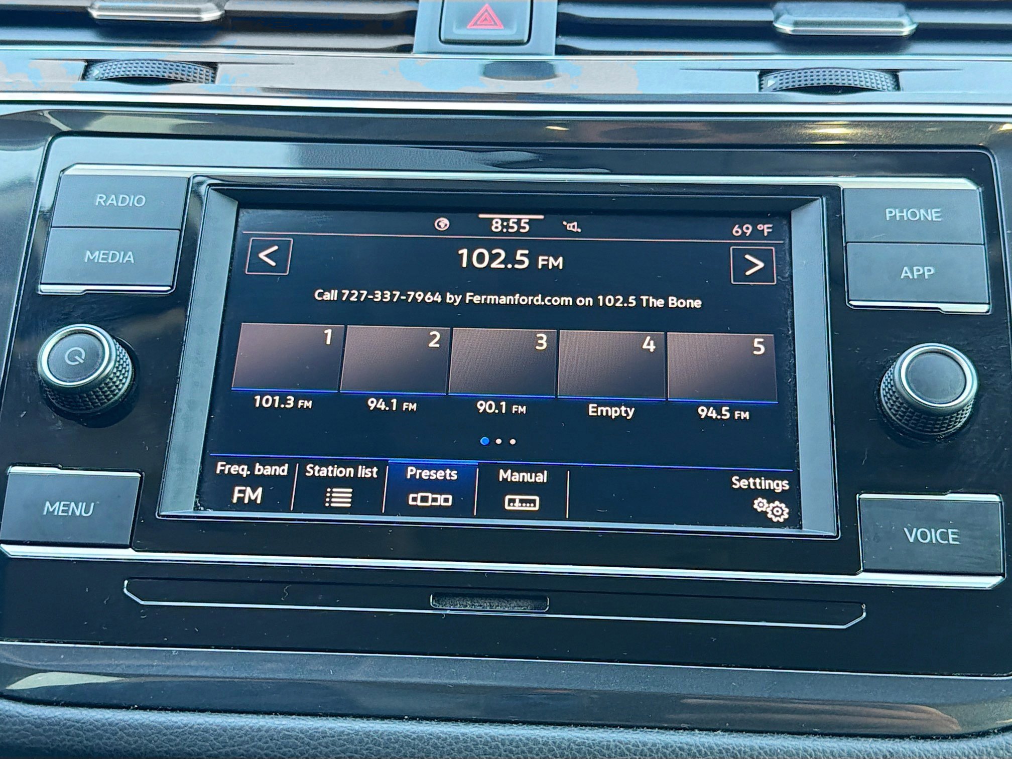 Used 2020 Volkswagen Tiguan S image 28