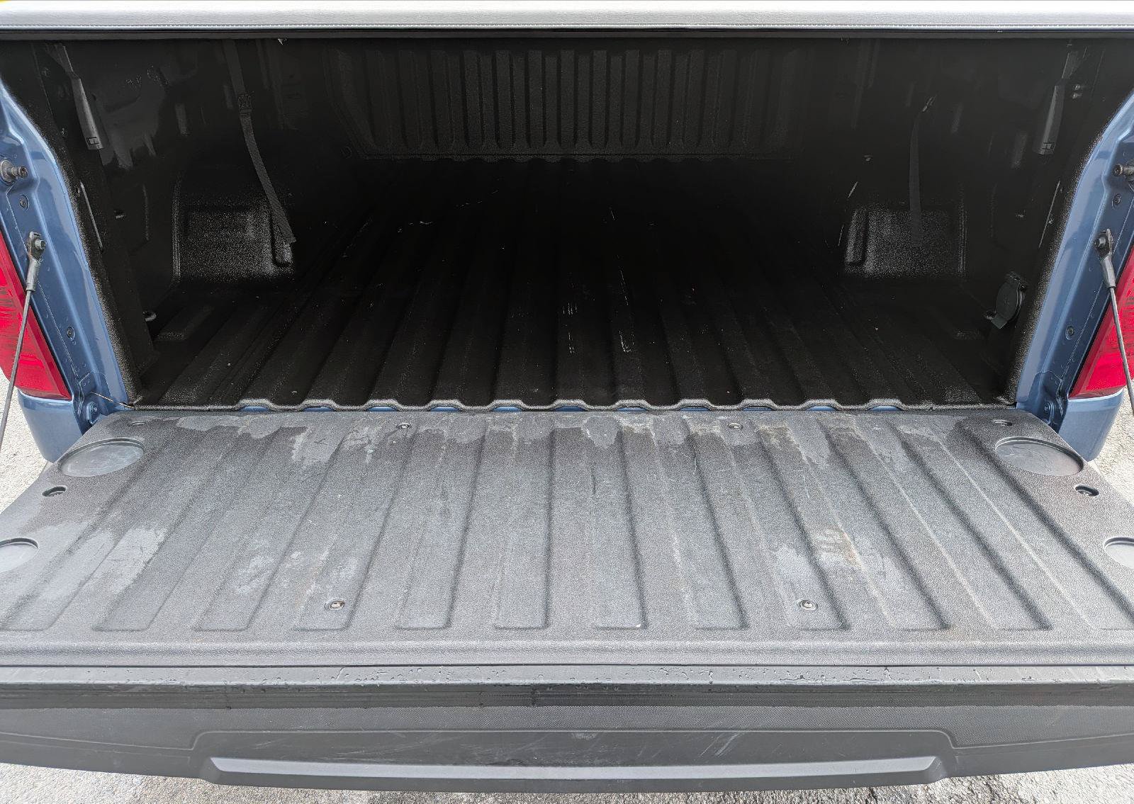 Used 2024 Chevrolet Silverado 1500 LT w/ Z71 Off-Road Package AWD/4WD image 10